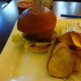 Pesti Burger & Bár Budapest - Étel/ital