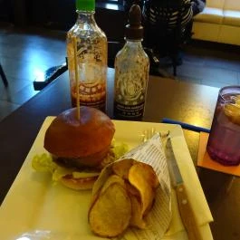 Pesti Burger & Bár Budapest - Étel/ital