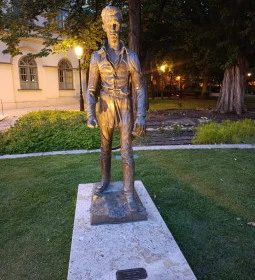 276. legjobb látnivaló: Petőfi Sándor szobra - Károlyi-kert
