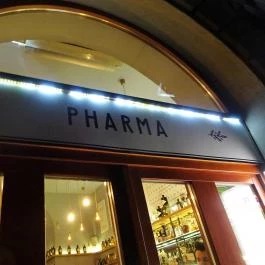 Bar Pharma Budapest - Külső kép