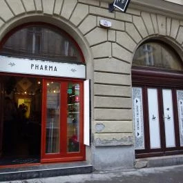 Bar Pharma Budapest - Külső kép