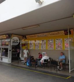 Piazza Söröző - Fény utcai Piac