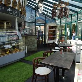 Piknik Pavilon, Budapest - Belső