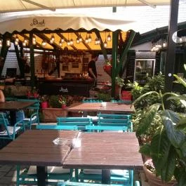 Piknik Pavilon, Budapest - Belső