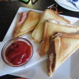 Pingvin Pub, Budapest - Étel/ital