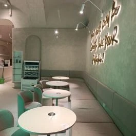 Pink Pistachio, Budapest - Belső