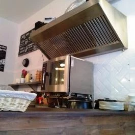 Pista Bá', Budapest - Belső