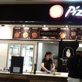 Pizza Hut - Arena Mall Budapest - Belső