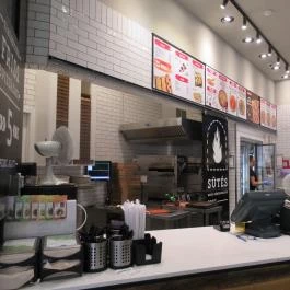 Pizza Hut - Arena Mall Budapest - Belső