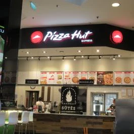Pizza Hut - Arena Mall Budapest - Belső