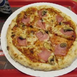 Pizza Hut Express - Astoria Budapest - Étel/ital