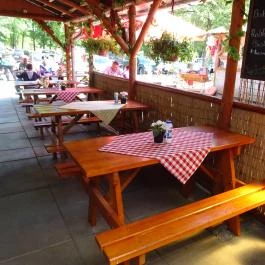 Gyros Kert, Aggtelek - Belső