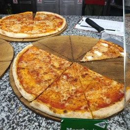 Pizza Me - Deák tér Budapest - Étel/ital