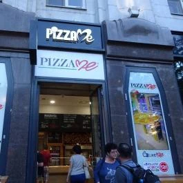 Pizza Me - Deák tér Budapest - Külső kép