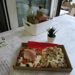 Pizza Pazza - Egyetem tér Budapest - Étel/ital