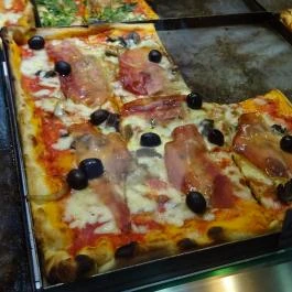 Pizza Quadra Budapest - Étel/ital