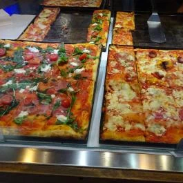 Pizza Quadra Budapest - Étel/ital