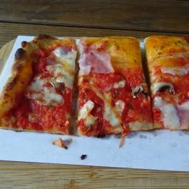 Pizza Quadra Budapest - Étel/ital