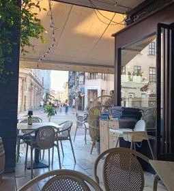 Pizzaguru Restaurant & Cafe