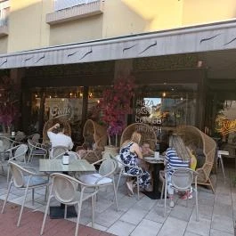 Pizzaguru Restaurant & Cafe, Szeged - Külső kép