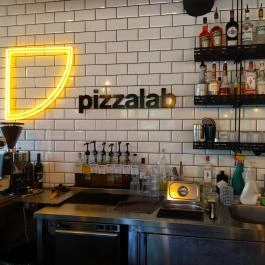 Pizzalab Tata Tata - Belső