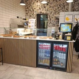 Pizzi Móricz, Budapest - Belső