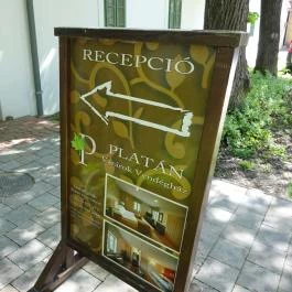 Platán Restaurant & Café, Tata - Külső kép