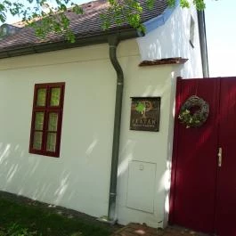 Platán Restaurant & Café, Tata - Külső kép