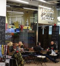 PletykaFészek - World Mall