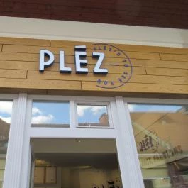 Pléz Café - Csemete utca Budapest - Külső kép