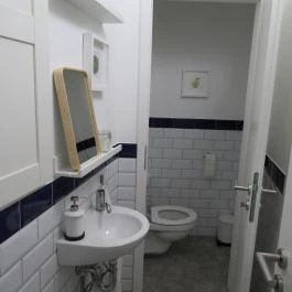 Pléz Café - Csemete utca Budapest - Mosdó