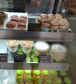 Pogi van! Pékség & Kávézó