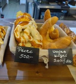 Pogi van! Pékség & Kávézó