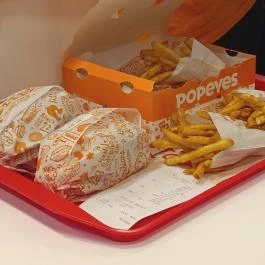 Popeyes Westend Budapest - Étel/ital