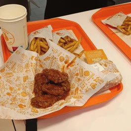 Popeyes Westend Budapest - Étel/ital