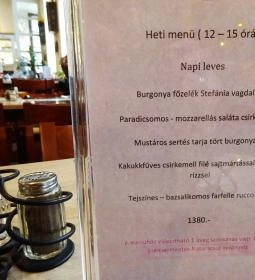 Pörc & Prézli Étterem