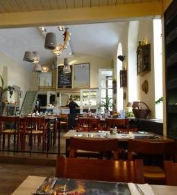 Pörc & Prézli Étterem