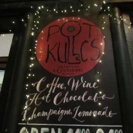 Pótkulcs, Szentendre - Külső kép