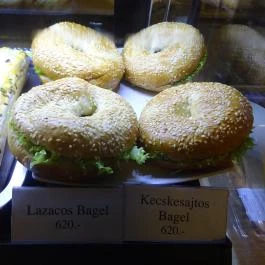 Pöttyös Bögre Bisztró Budapest - Étel/ital