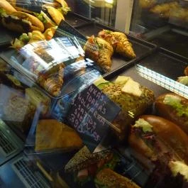 Príma Pék - Cafe & Bakery - Arany János utca Budapest - Étel/ital