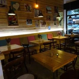 No13 Kávézó & Kultúrkocsma Budapest - Belső