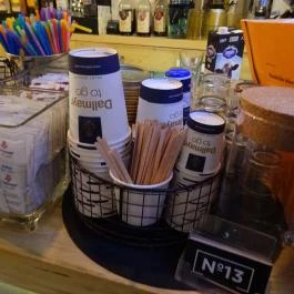 No13 Kávézó & Kultúrkocsma Budapest - Belső