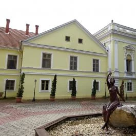 Puchner Kastélyszálló Habsburg Étterem Bikal - Külső kép