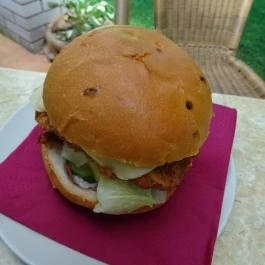 Puchner Kastélyszálló Grillterasz Bikal - Étel/ital