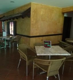 Puchner Kastélyszálló Grillterasz