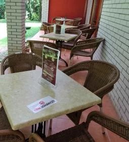 Puchner Kastélyszálló Grillterasz