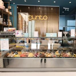 Punto Gelato Corvin Budapest - Étel/ital