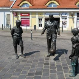 Puskás Ferenc szoborcsoport Budapest - Egyéb