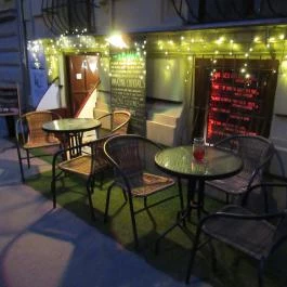 Rabbit Hole Bar & Café Budapest - Külső kép