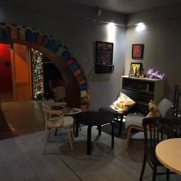 Rabbit Hole Bar & Café Budapest - Belső